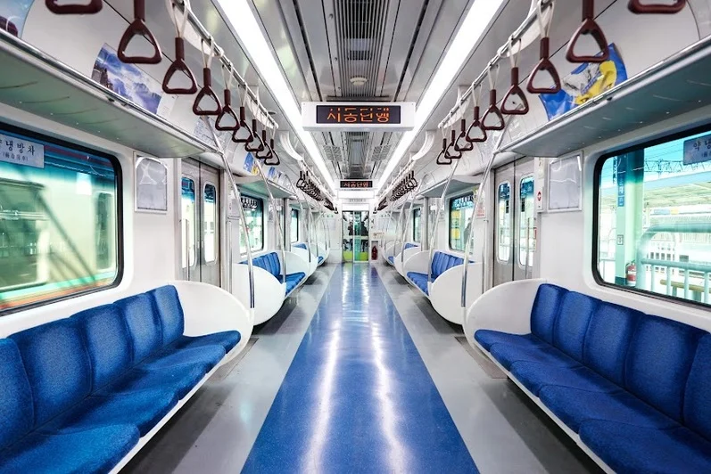 Ce reguli trebuie respectate când călătorești cu metroul în Coreea de Sud? Diferențe culturale importante