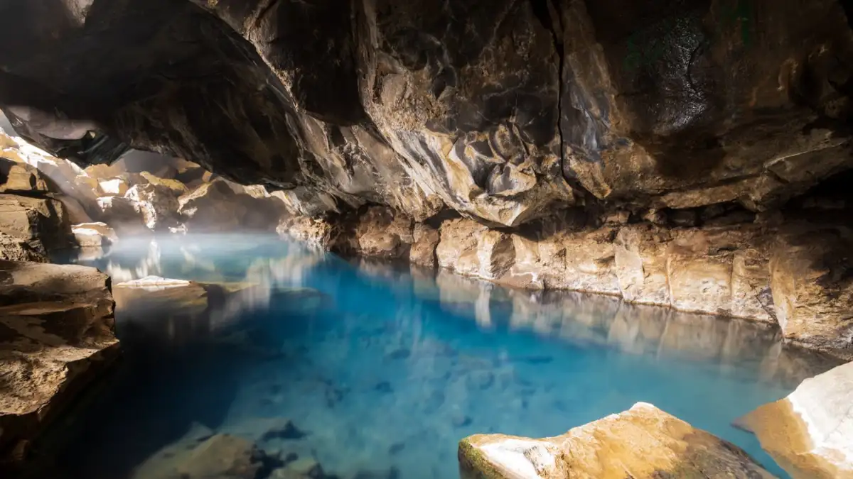 De ce în unele peșteri temperatura rămâne constantă indiferent de anotimp?