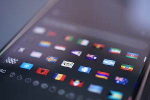 Cum au apărut codurile internaționale de telefon și de ce fiecare țară are alt prefix?