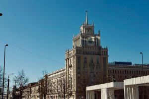 De ce unele țări au două capitale sau împart funcțiile capitalei între mai multe orașe?